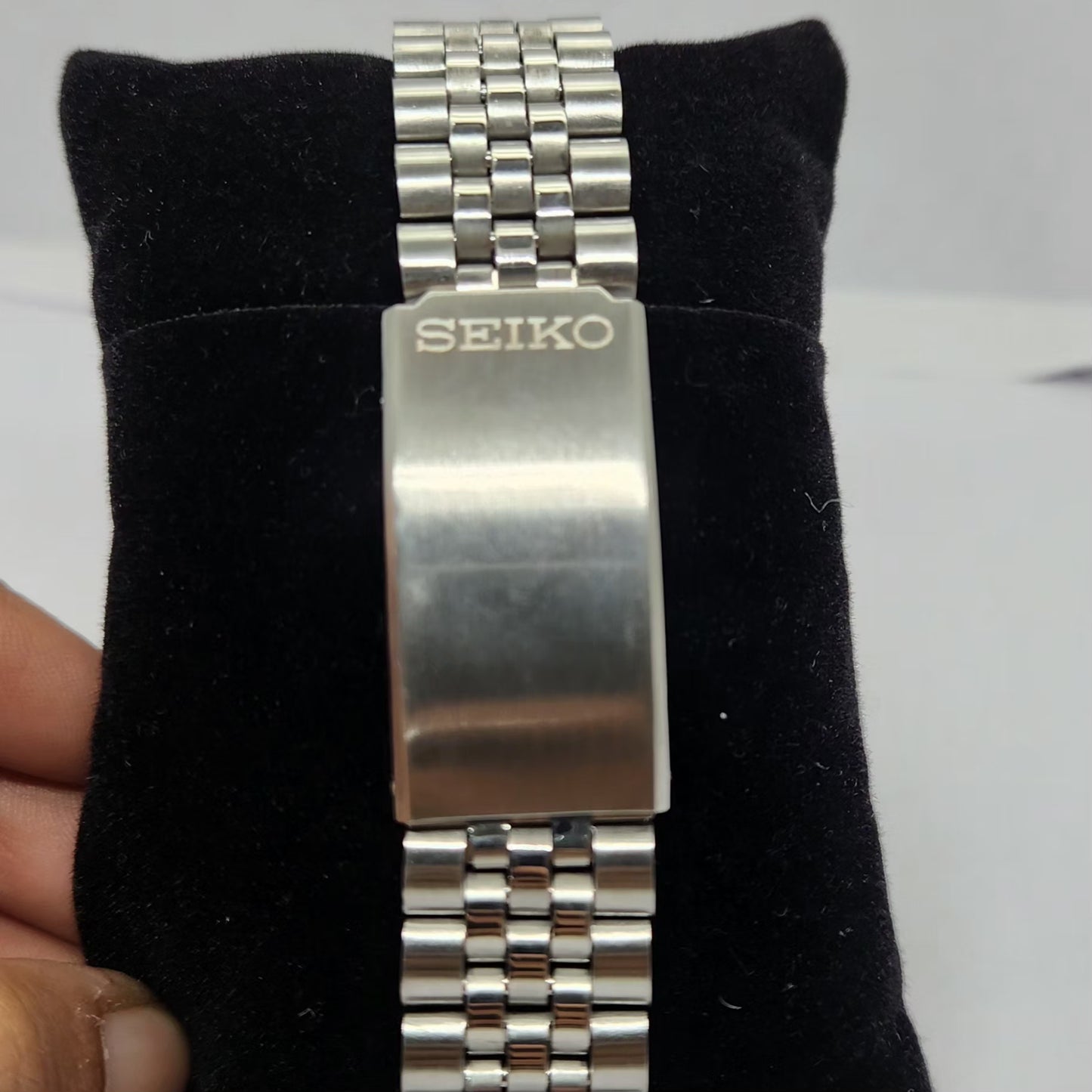 Vintage 1981 Original Seiko 5 Automatic 7009-4020 Silver face 17 Jewels Day-Date Japanese Men's Wrist Watch OG216