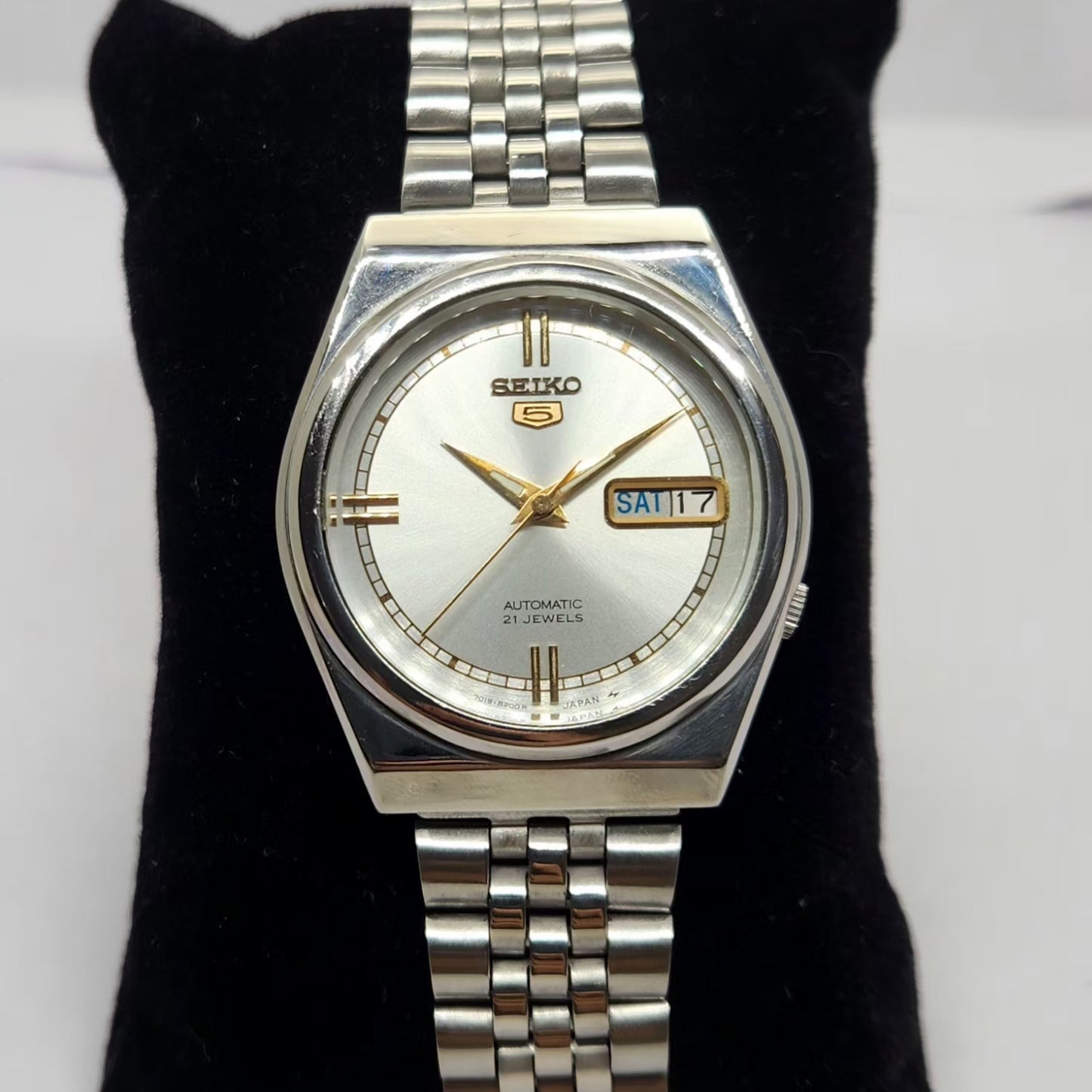 Vintage 1974 Original Seiko 5 Automatic 7019-8150 Silver face 17 Jewels Day-Date Japanese Men's Wrist Watch OG218