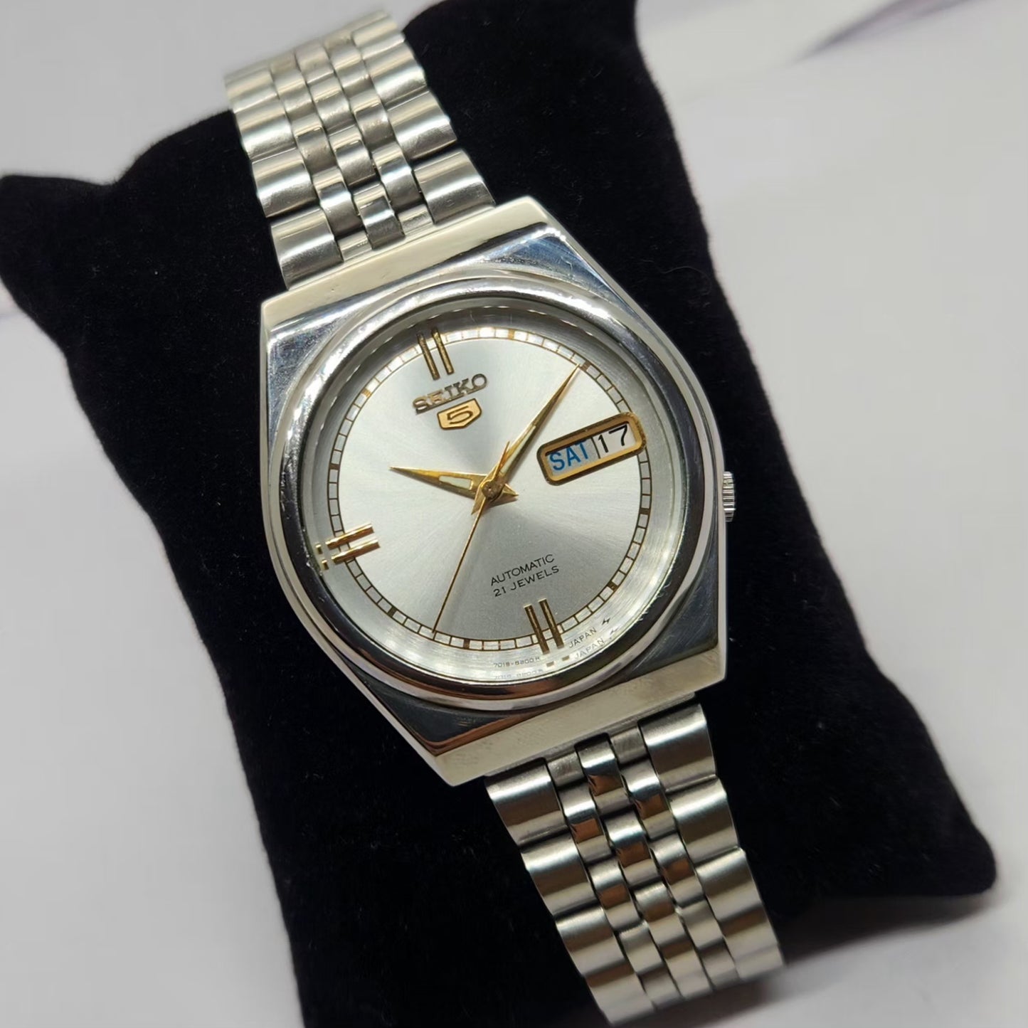 Vintage 1974 Original Seiko 5 Automatic 7019-8150 Silver face 17 Jewels Day-Date Japanese Men's Wrist Watch OG218