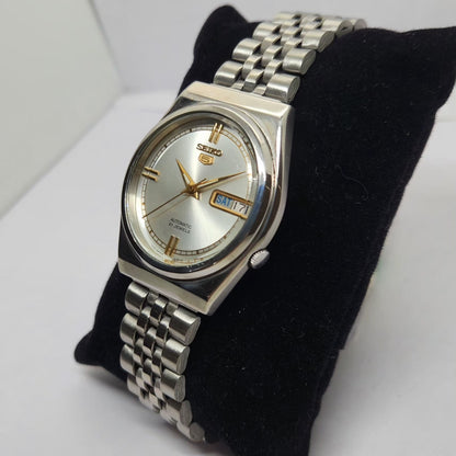 Vintage 1974 Original Seiko 5 Automatic 7019-8150 Silver face 17 Jewels Day-Date Japanese Men's Wrist Watch OG218