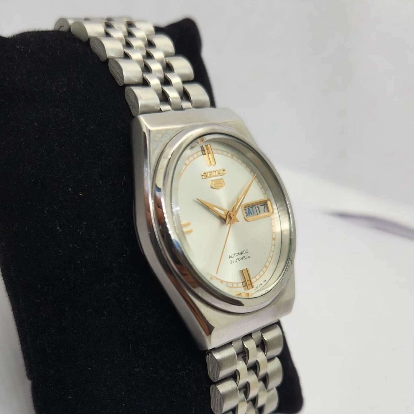 Vintage 1974 Original Seiko 5 Automatic 7019-8150 Silver face 17 Jewels Day-Date Japanese Men's Wrist Watch OG218