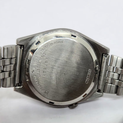 Vintage 1974 Original Seiko 5 Automatic 7019-8150 Silver face 17 Jewels Day-Date Japanese Men's Wrist Watch OG218