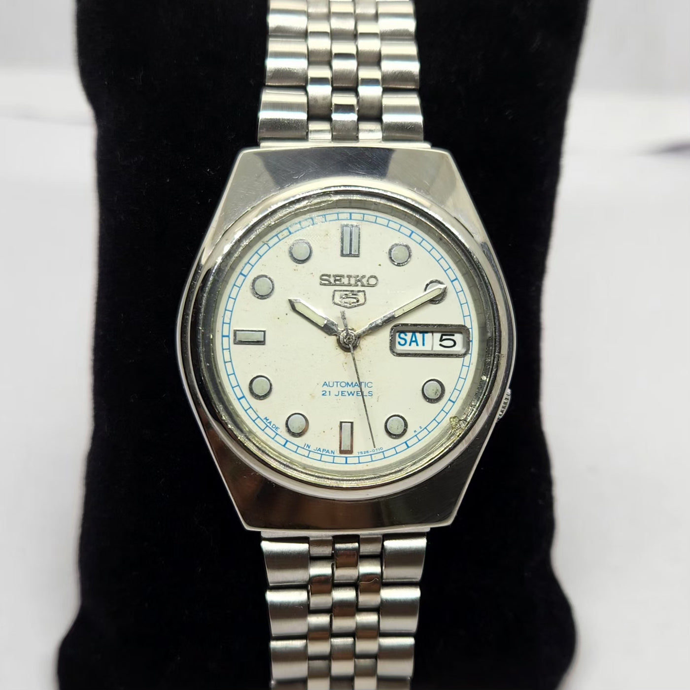 Vintage 1997 Original Seiko 5 Automatic 7s26-7030 White face 21 Jewels Day-Date Japanese Men's Wrist Watch OG220