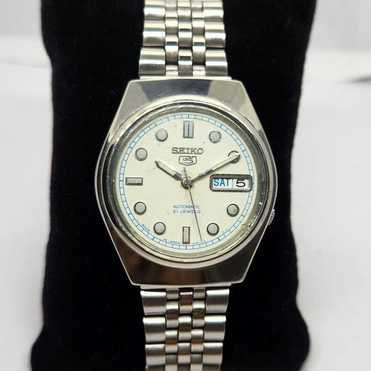 Vintage 1997 Original Seiko 5 Automatic 7s26-7030 White face 21 Jewels Day-Date Japanese Men's Wrist Watch OG220