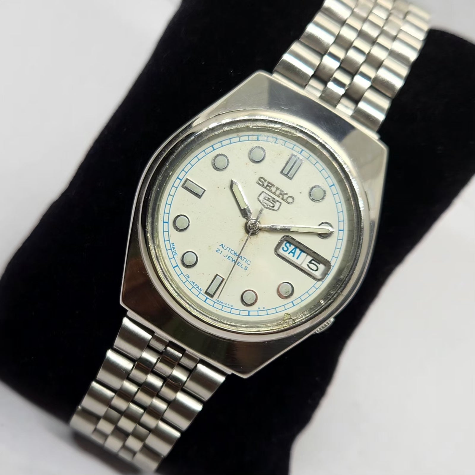 Vintage 1997 Original Seiko 5 Automatic 7s26-7030 White face 21 Jewels Day-Date Japanese Men's Wrist Watch OG220