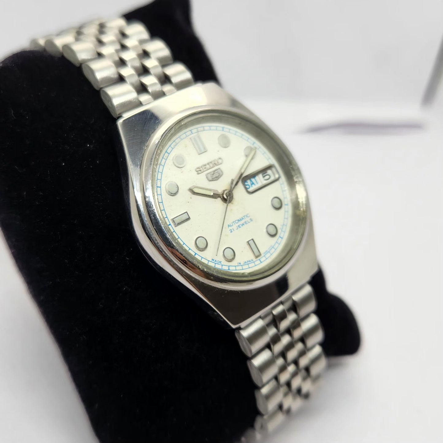 Vintage 1981 Original Seiko 5 Automatic 7s26-7030 White face 21 Jewels Day-Date Japanese Men's Wrist Watch OG220