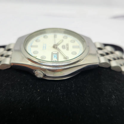 Vintage 1981 Original Seiko 5 Automatic 7s26-7030 White face 21 Jewels Day-Date Japanese Men's Wrist Watch OG220