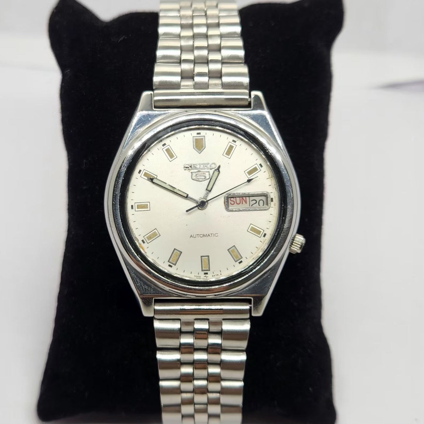 Vintage 1981 Original Seiko 5 Automatic 7009-3071 Silver face 17 Jewels Day-Date Japanese Men's Wrist Watch OG221