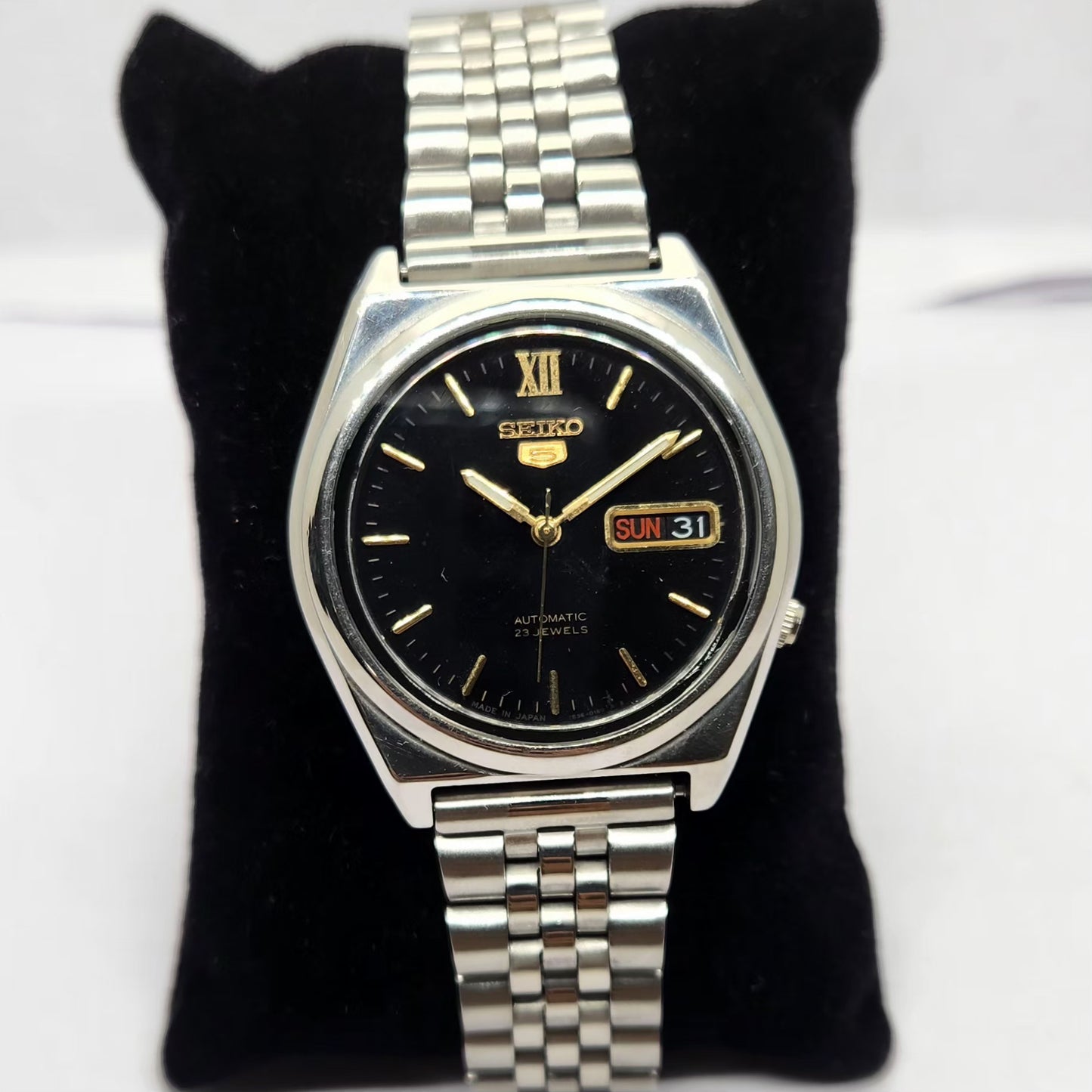 Vintage 1981 Original Seiko 5 Automatic 7s26-3040 Black face 21 Jewels Day-Date Japanese Men's Wrist Watch OG224