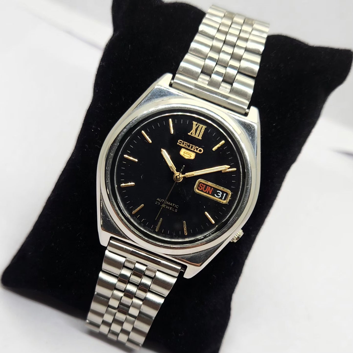 Vintage 1981 Original Seiko 5 Automatic 7s26-3040 Black face 21 Jewels Day-Date Japanese Men's Wrist Watch OG224