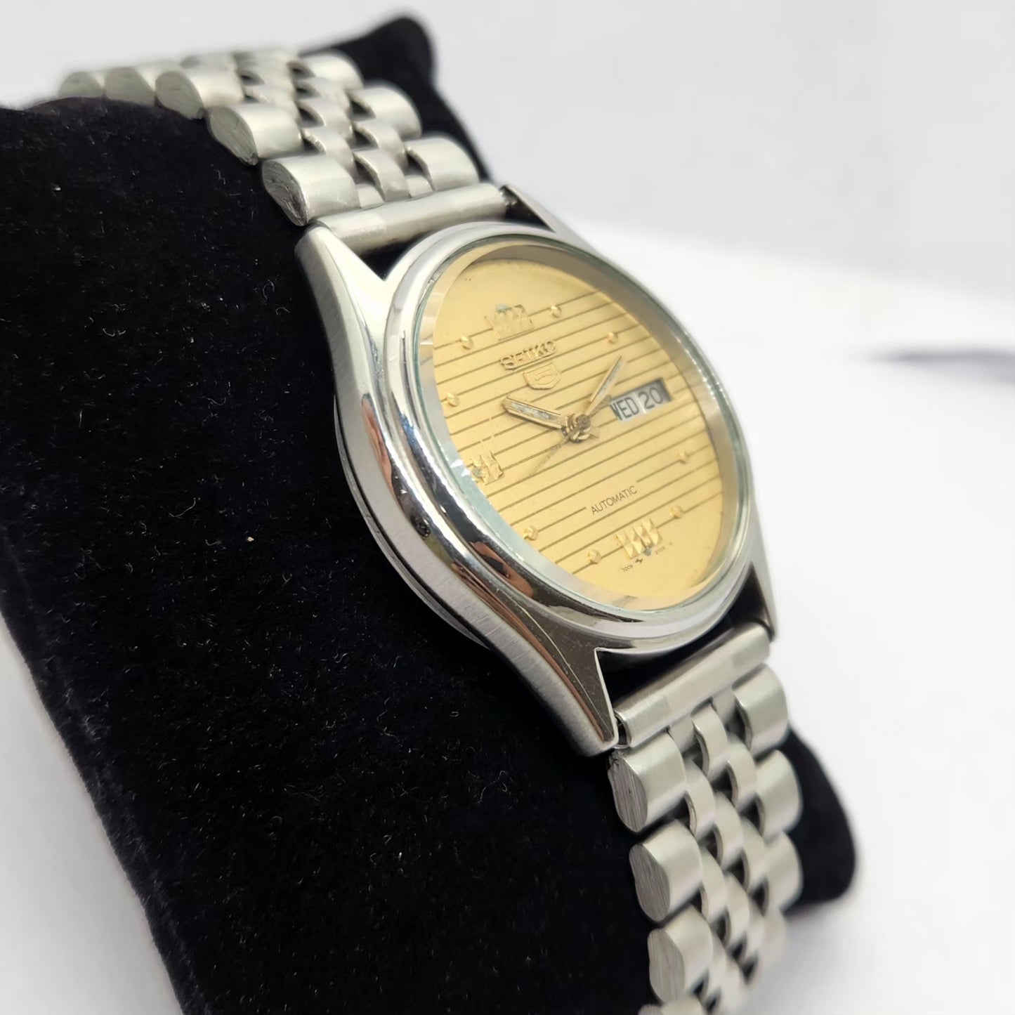 Vintage 1981 Original Seiko 5 Automatic 7009-3100 Gold face 17 Jewels Day-Date Japanese Men's Wrist Watch OG225