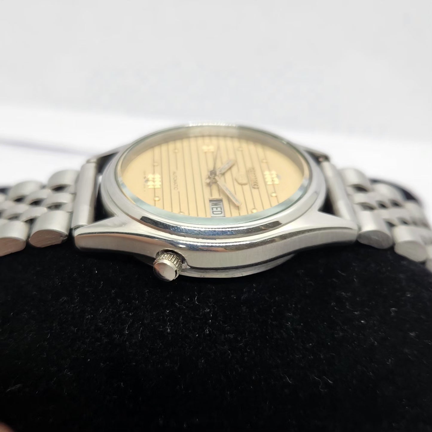 Vintage 1981 Original Seiko 5 Automatic 7009-3100 Gold face 17 Jewels Day-Date Japanese Men's Wrist Watch OG225