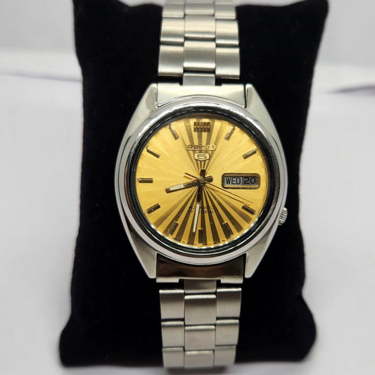 Vintage 1985 Original Seiko 5 Automatic 7009-3040 Gold face 17 Jewels Day-Date Japanese Men's Wrist Watch OG229