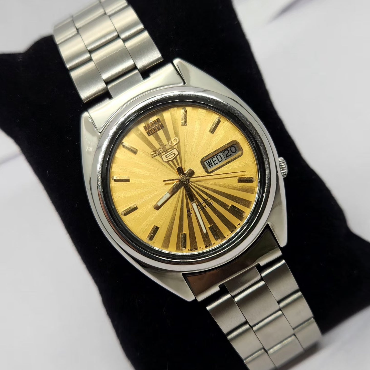 Vintage 1985 Original Seiko 5 Automatic 7009-3040 Gold face 17 Jewels Day-Date Japanese Men's Wrist Watch OG229