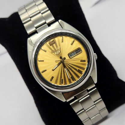 Vintage 1985 Original Seiko 5 Automatic 7009-3040 Gold face 17 Jewels Day-Date Japanese Men's Wrist Watch OG229