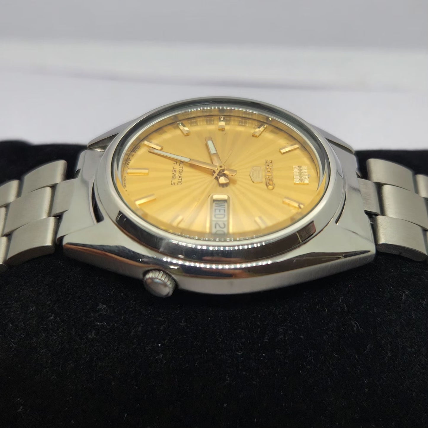 Vintage 1985 Original Seiko 5 Automatic 7009-3040 Gold face 17 Jewels Day-Date Japanese Men's Wrist Watch OG229
