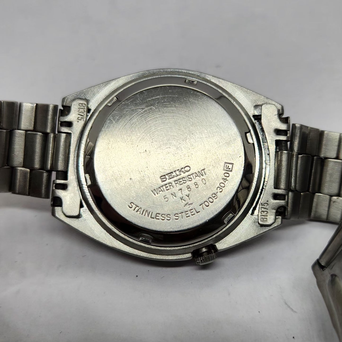 Vintage 1985 Original Seiko 5 Automatic 7009-3040 Gold face 17 Jewels Day-Date Japanese Men's Wrist Watch OG229