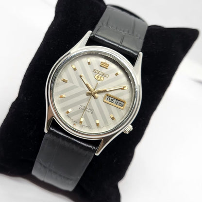 Vintage 1981 Original Seiko 5 Automatic 7009-3101 Silver face 17 Jewels Day-Date Japanese Men's Wrist Watch OG233