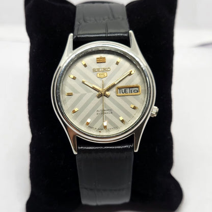 Vintage 1981 Original Seiko 5 Automatic 7009-3101 Silver face 17 Jewels Day-Date Japanese Men's Wrist Watch OG233