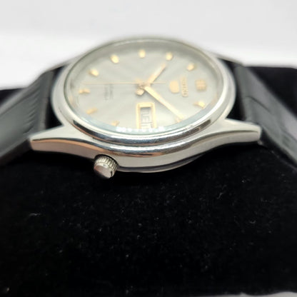 Vintage 1981 Original Seiko 5 Automatic 7009-3101 Silver face 17 Jewels Day-Date Japanese Men's Wrist Watch OG233