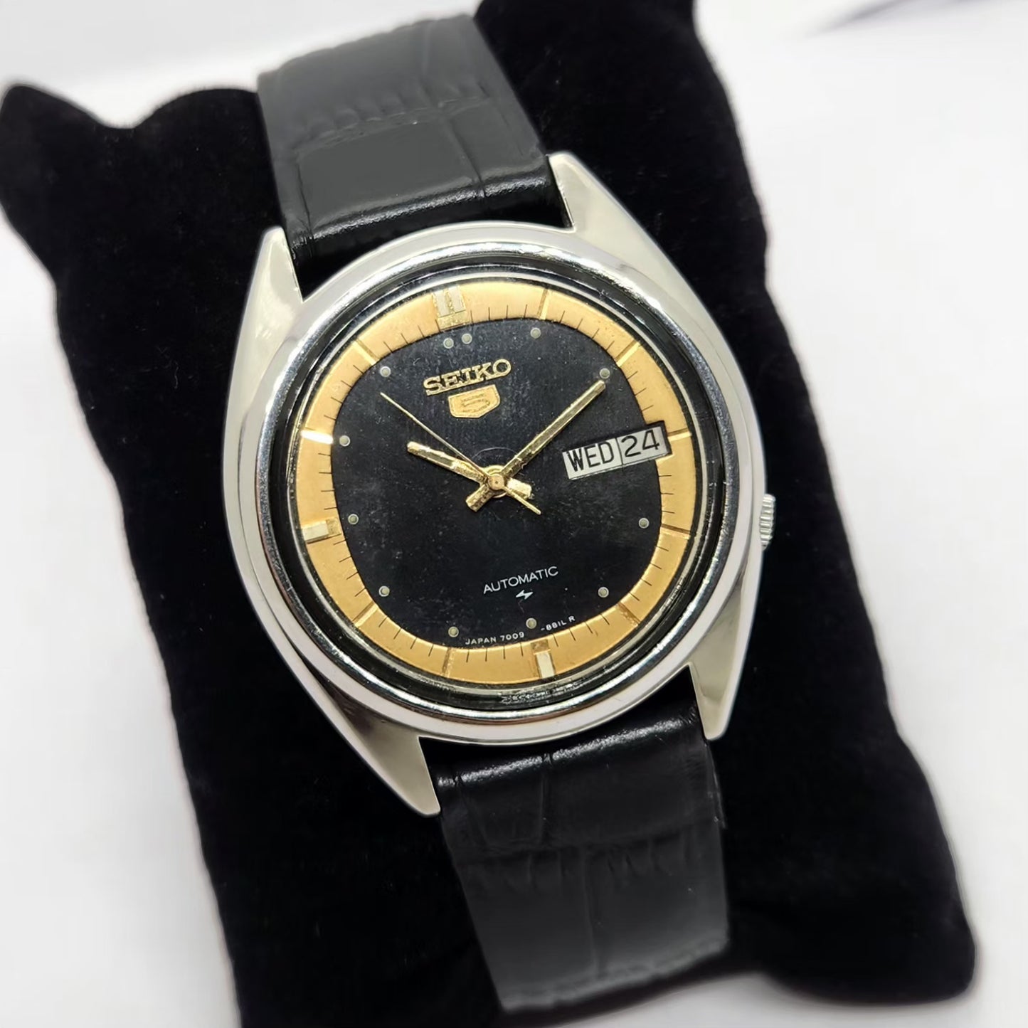 Vintage 1977 Original Seiko 5 Automatic 7009-3040 Black face 17 Jewels Day-Date Japanese Men's Wrist Watch OG234