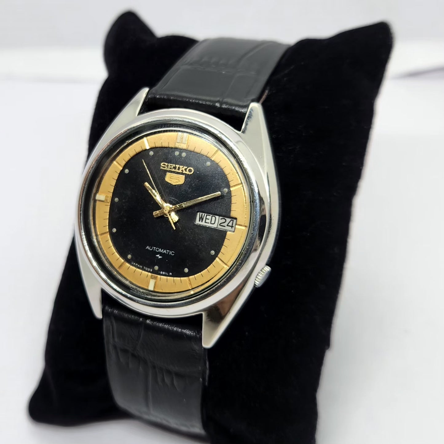 Vintage 1977 Original Seiko 5 Automatic 7009-3040 Black face 17 Jewels Day-Date Japanese Men's Wrist Watch OG234