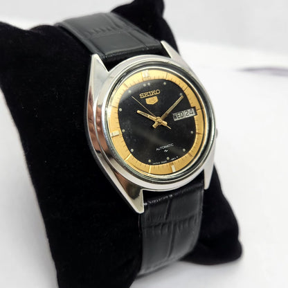 Vintage 1977 Original Seiko 5 Automatic 7009-3040 Black face 17 Jewels Day-Date Japanese Men's Wrist Watch OG234
