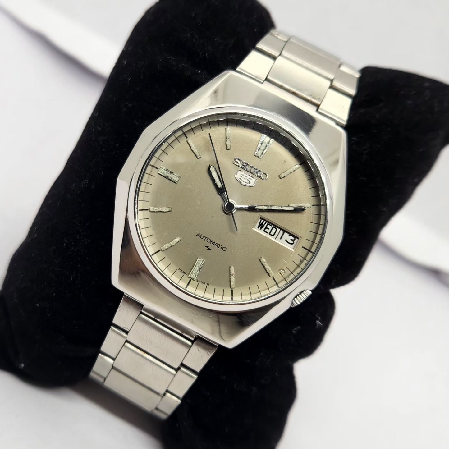 Vintage 1983 Original Seiko 5 Automatic 7009-8830 Grey face 17 Jewels Day-Date Japanese Men's Wrist Watch OG235