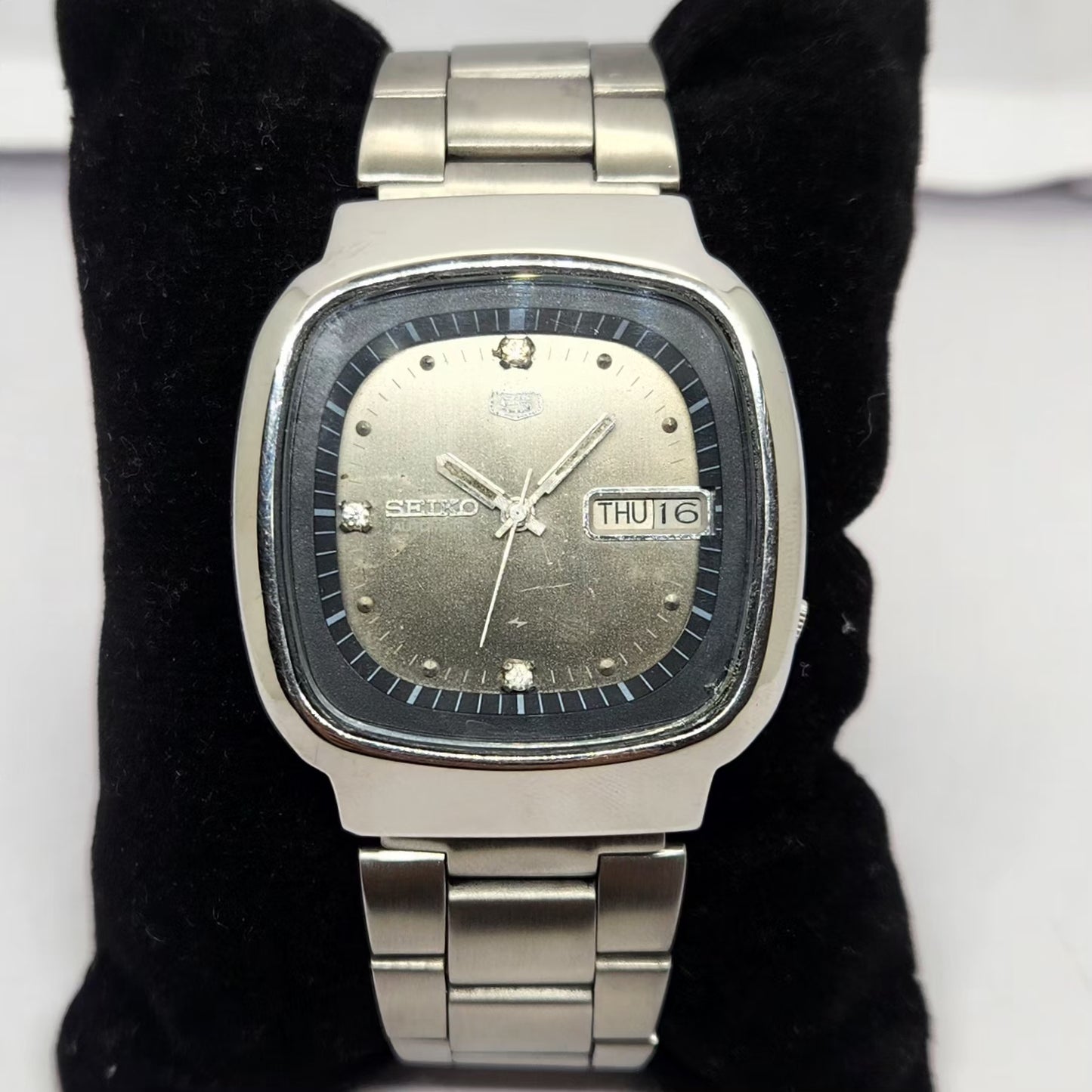 Vintage 1981 Original Seiko 5 Automatic 7009-5190 Silver face 17 Jewels Day-Date Japanese Men's Wrist Watch OG236
