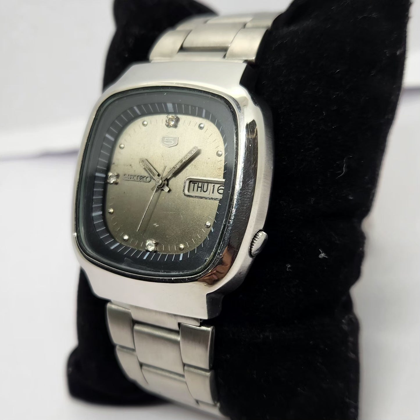 Vintage 1981 Original Seiko 5 Automatic 7009-5190 Silver face 17 Jewels Day-Date Japanese Men's Wrist Watch OG236