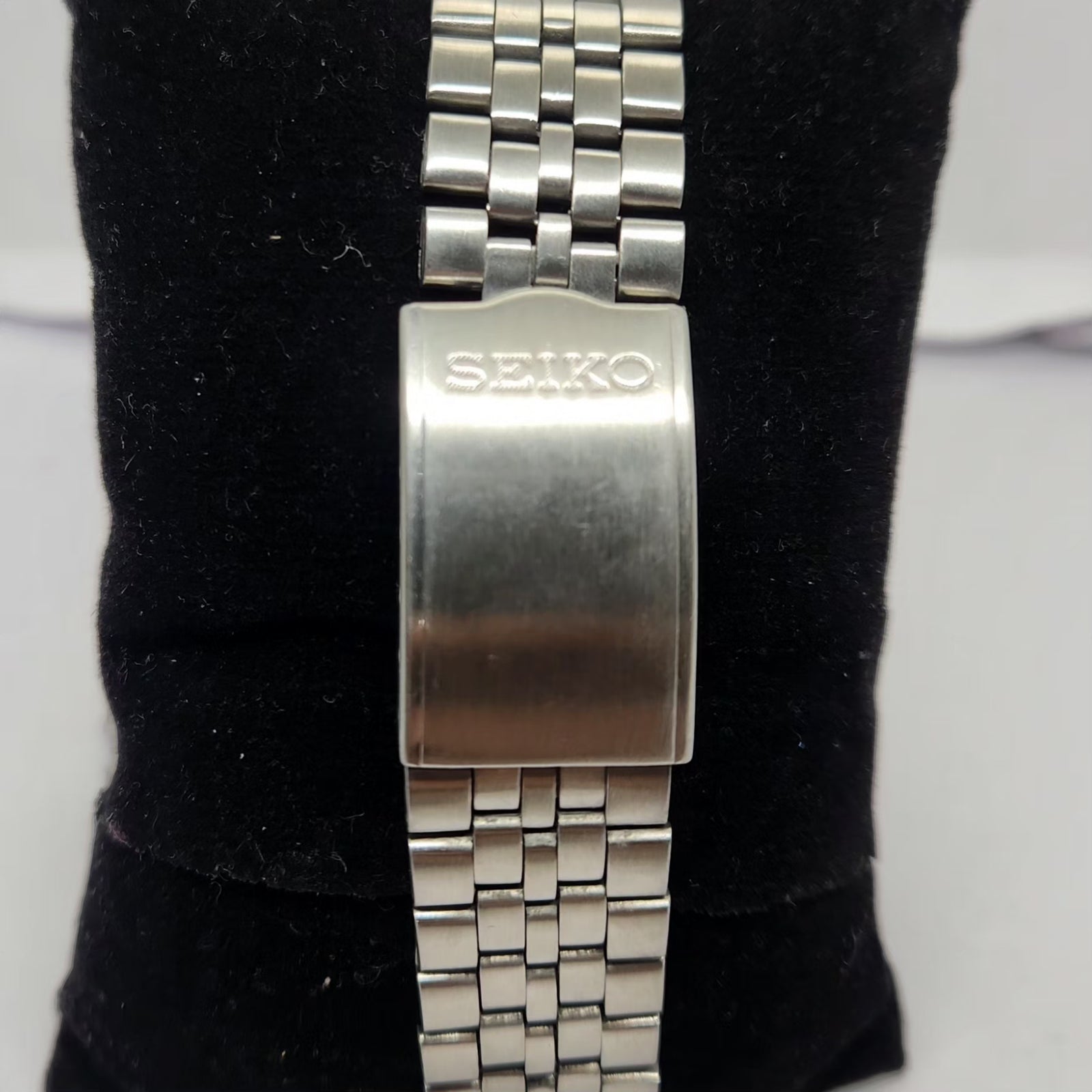 Vintage 1985 Original Seiko 5 Automatic 7009-6001 Black face 17 Jewels Day-Date Japanese Men's Wrist Watch OG237