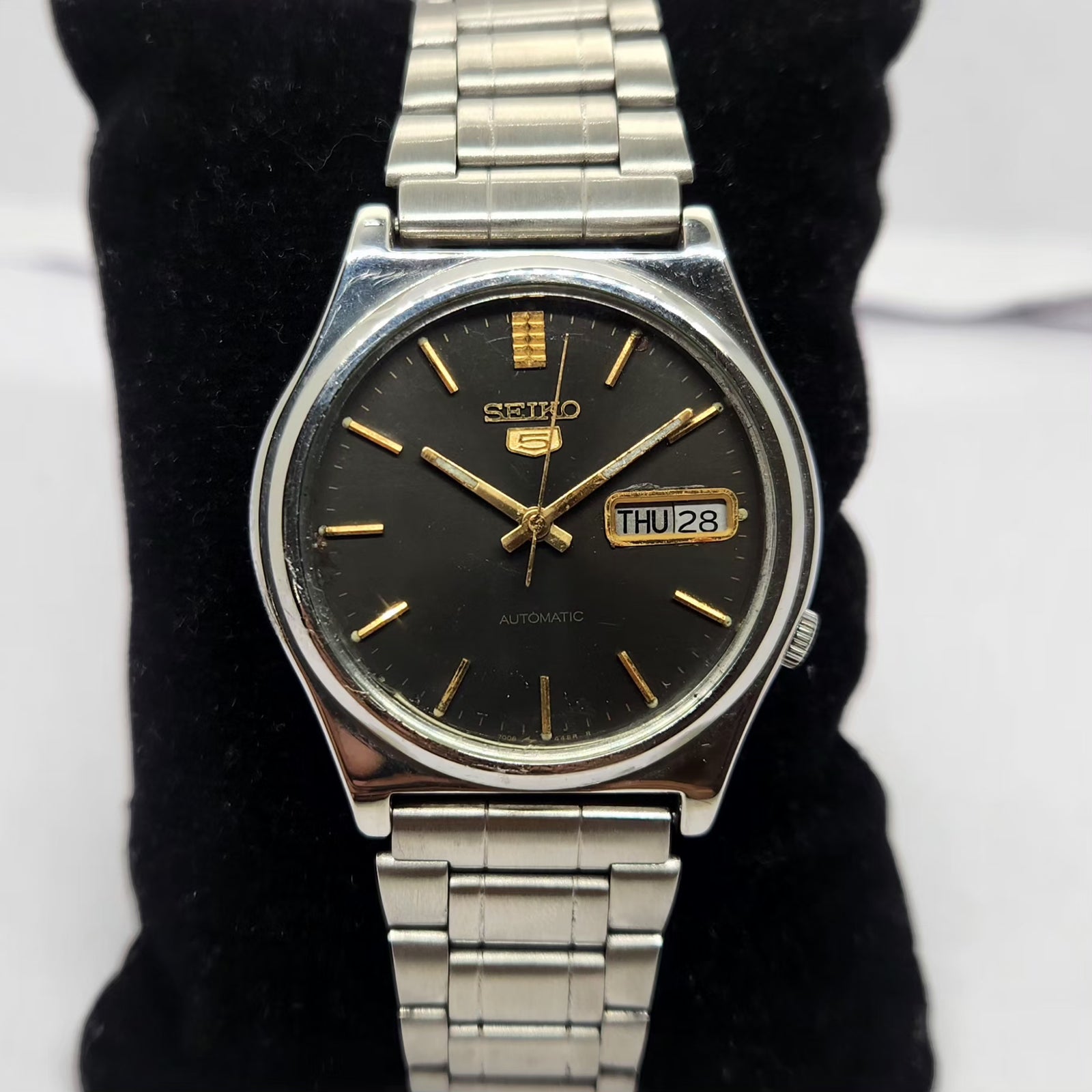 Vintage 1984 Original Seiko 5 Automatic 7009-3170 Black face 17 Jewels Day-Date Japanese Men's Wrist Watch OG239