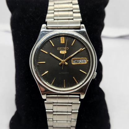 Vintage 1984 Original Seiko 5 Automatic 7009-3170 Black face 17 Jewels Day-Date Japanese Men's Wrist Watch OG239