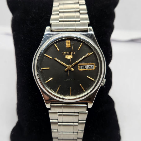 Vintage 1984 Original Seiko 5 Automatic 7009-3170 Black face 17 Jewels Day-Date Japanese Men's Wrist Watch OG239