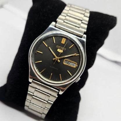 Vintage 1984 Original Seiko 5 Automatic 7009-3170 Black face 17 Jewels Day-Date Japanese Men's Wrist Watch OG239