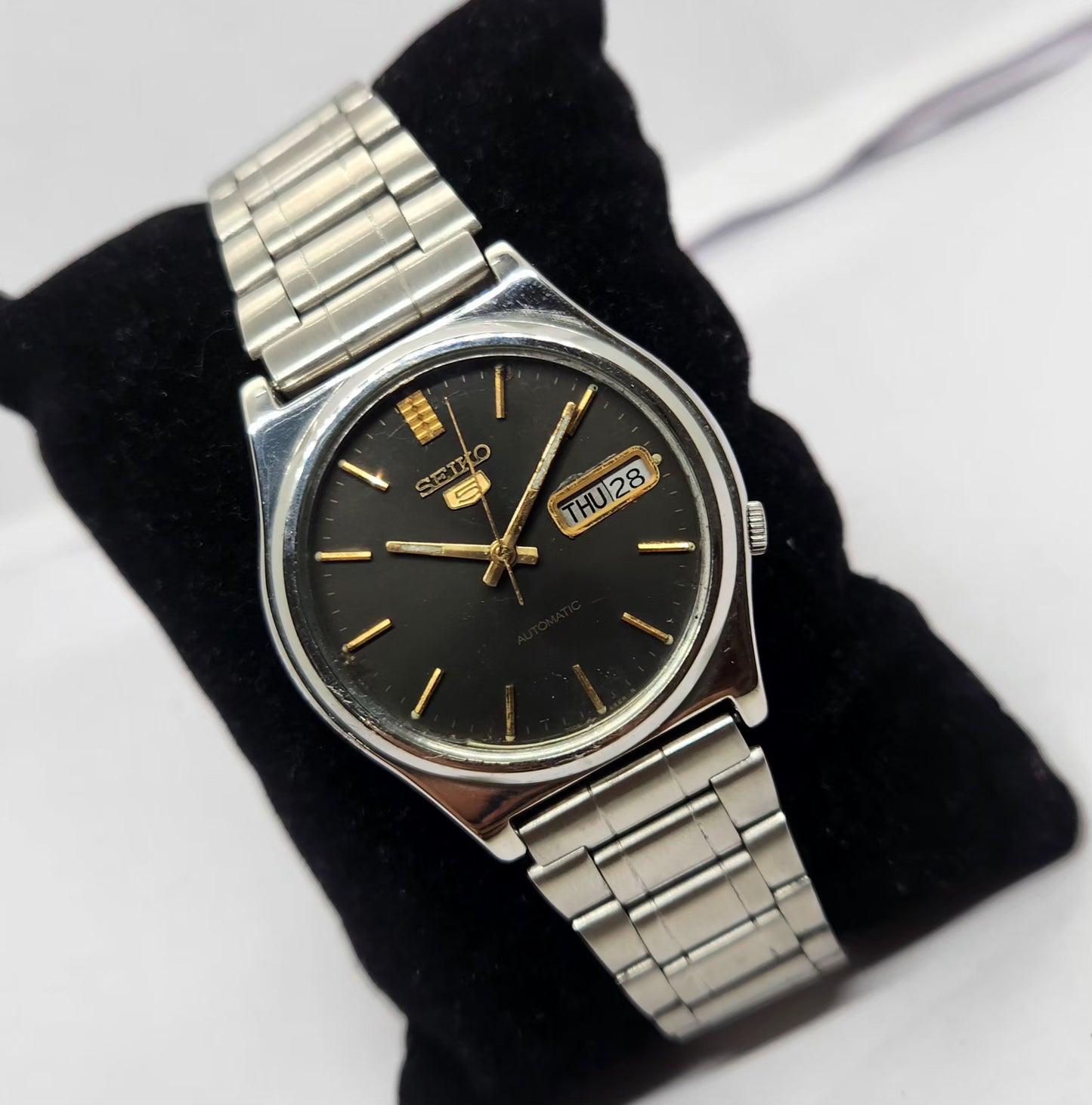 Vintage 1984 Original Seiko 5 Automatic 7009-3170 Black face 17 Jewels Day-Date Japanese Men's Wrist Watch OG239