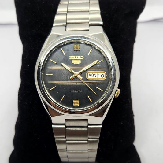 Vintage 1980 Original Seiko 5 Automatic 7S26 Black face 21 Jewels Day-Date Japanese Men's Wrist Watch OG240
