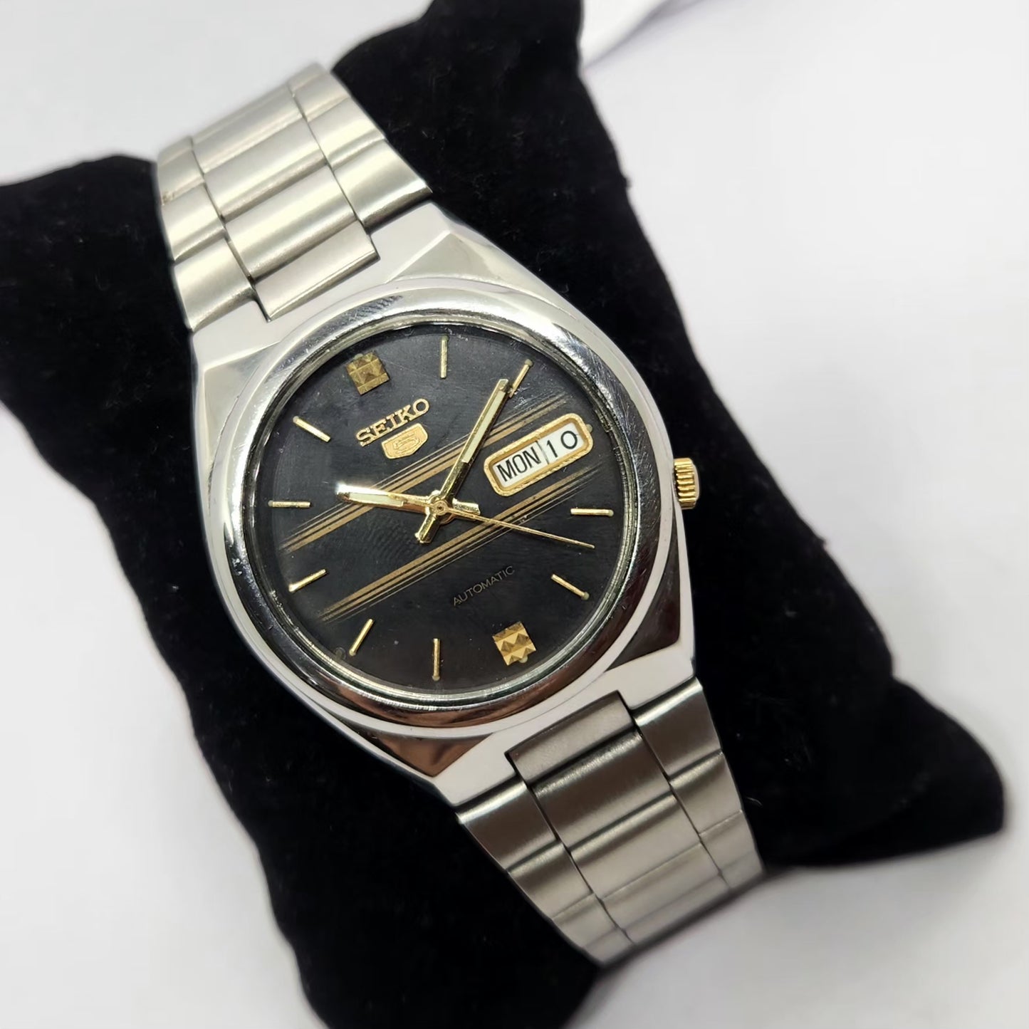 Vintage 1980 Original Seiko 5 Automatic 7S26 Black face 21 Jewels Day-Date Japanese Men's Wrist Watch OG240