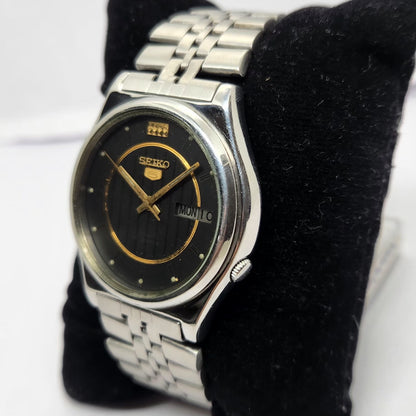Vintage 1982 Original Seiko 5 Automatic 7009-3171 Black face 17 Jewels Day-Date Japanese Men's Wrist Watch OG241