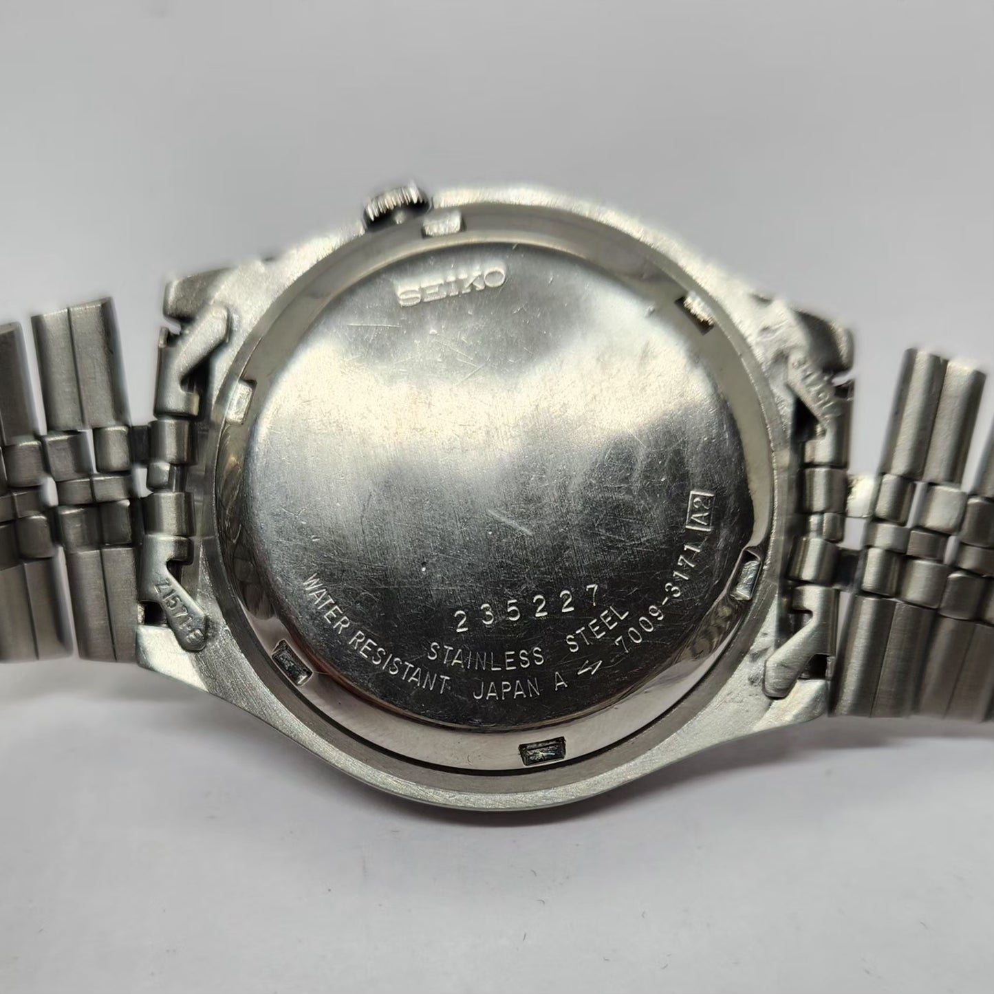Vintage 1982 Original Seiko 5 Automatic 7009-3171 Black face 17 Jewels Day-Date Japanese Men's Wrist Watch OG241