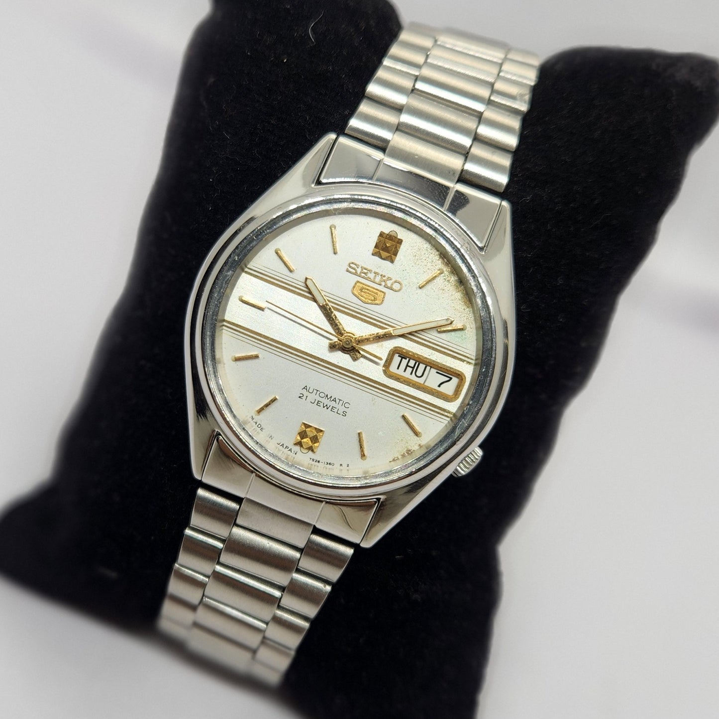 Vintage 1996 Original Seiko 5 Automatic 7s26-3040 Silver face 17 Jewels Day-Date Japanese Men's Wrist Watch OG246