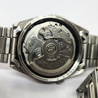 Vintage 1996 Original Seiko 5 Automatic 7s26-3040 Silver face 17 Jewels Day-Date Japanese Men's Wrist Watch OG246