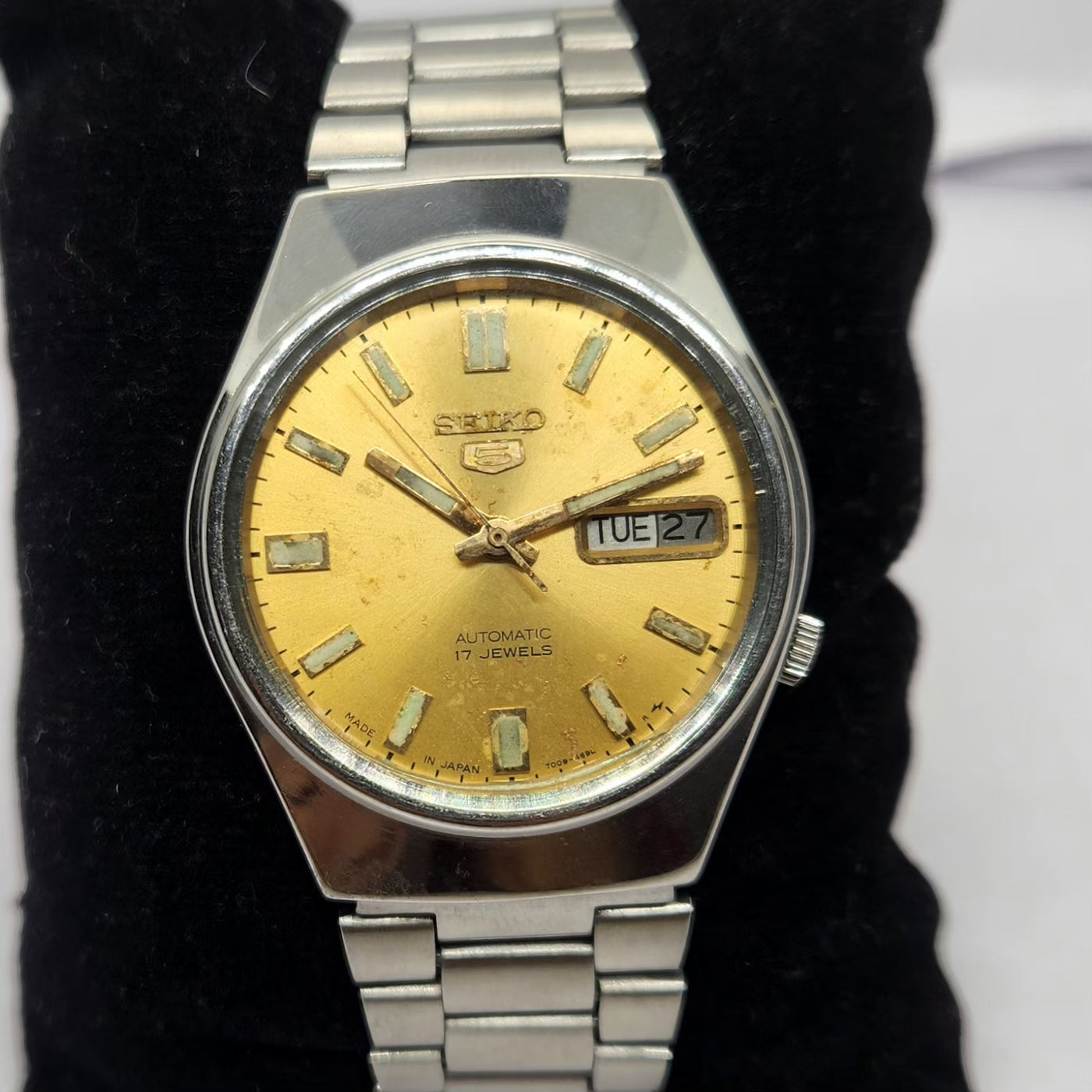 Vintage 1981 Original Seiko 5 Automatic 7009-7031 Gold face 17 Jewels Day-Date Japanese Men's Wrist Watch OG247