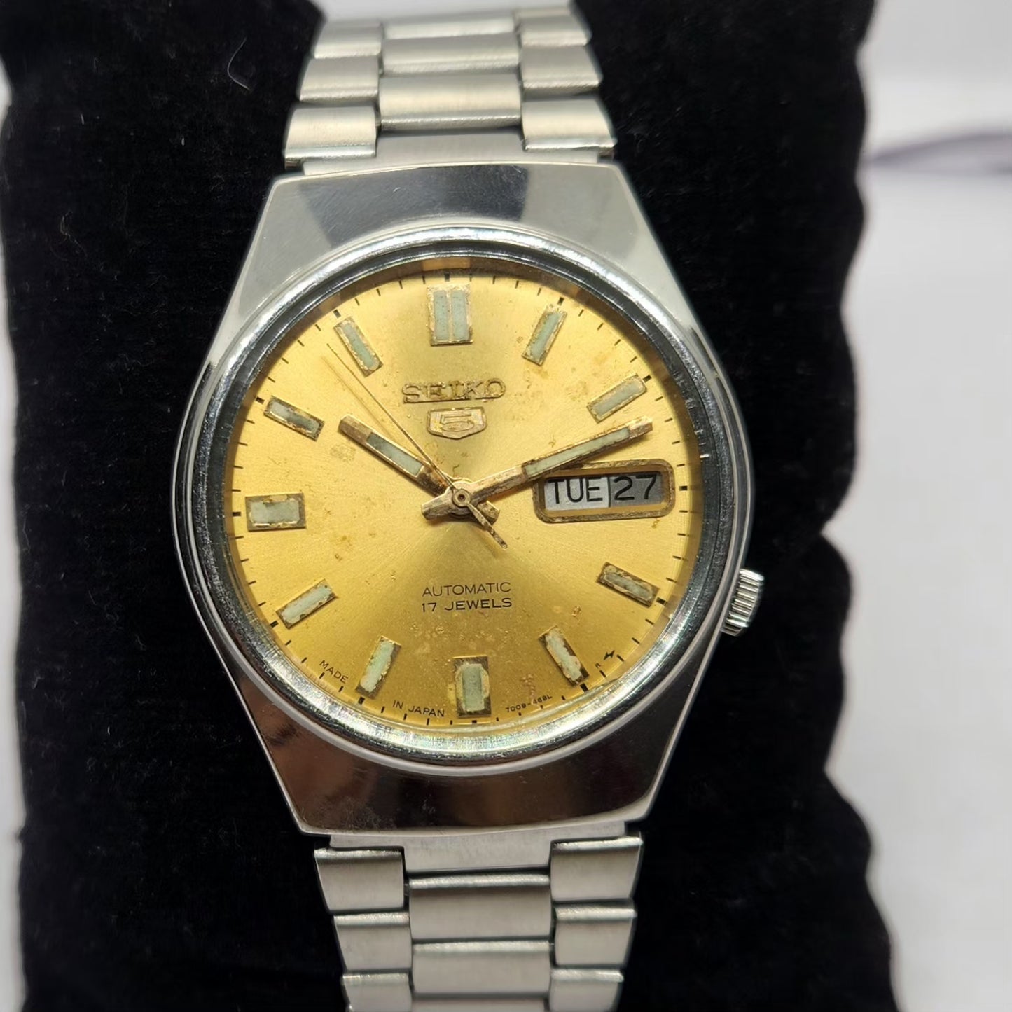 Vintage 1981 Original Seiko 5 Automatic 7009-7031 Gold face 17 Jewels Day-Date Japanese Men's Wrist Watch OG247