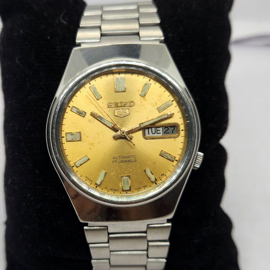 Vintage 1981 Original Seiko 5 Automatic 7009-7031 Gold face 17 Jewels Day-Date Japanese Men's Wrist Watch OG247
