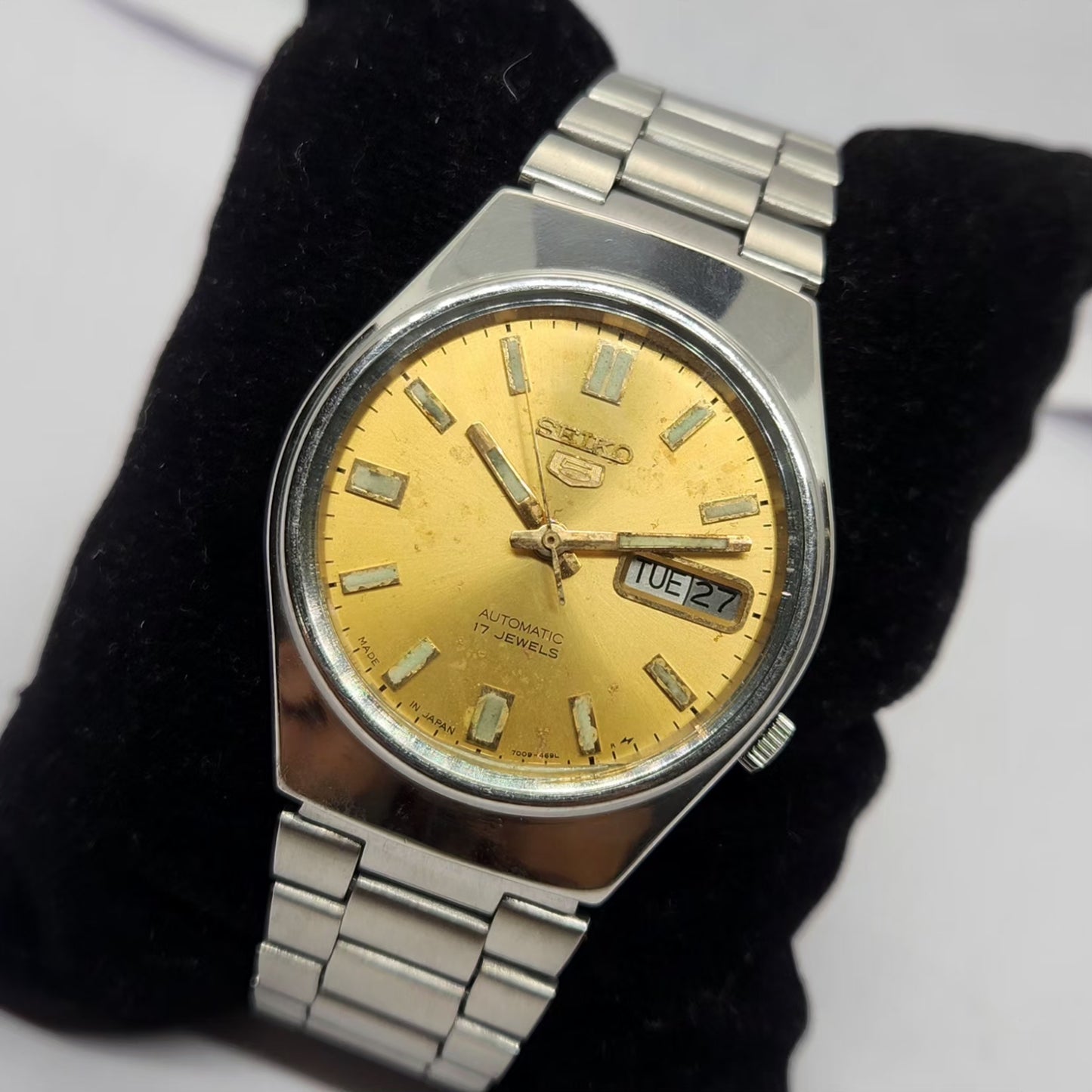 Vintage 1981 Original Seiko 5 Automatic 7009-7031 Gold face 17 Jewels Day-Date Japanese Men's Wrist Watch OG247