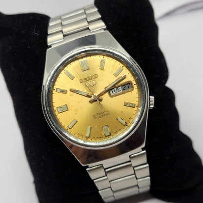 Vintage 1981 Original Seiko 5 Automatic 7009-7031 Gold face 17 Jewels Day-Date Japanese Men's Wrist Watch OG247