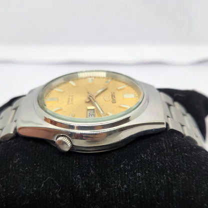 Vintage 1981 Original Seiko 5 Automatic 7009-7031 Gold face 17 Jewels Day-Date Japanese Men's Wrist Watch OG247