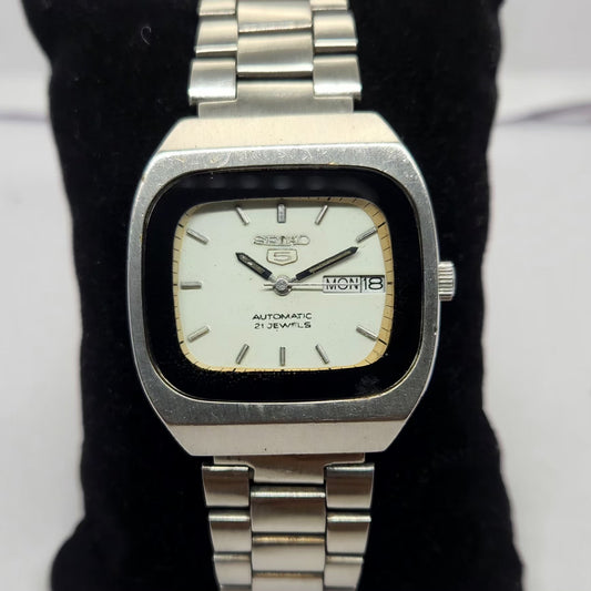 Vintage 1984 Mod Seiko 5 Automatic 6309-8910 White face 17 Jewels Day-Date Japanese Men's Wrist Watch OG248