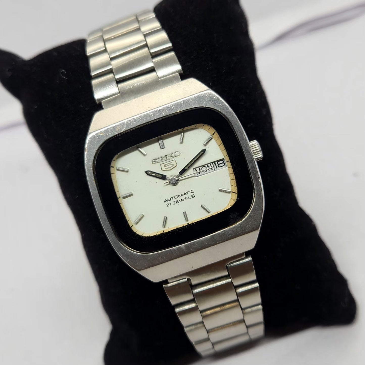 Vintage 1984 Mod Seiko 5 Automatic 6309-8910 White face 17 Jewels Day-Date Japanese Men's Wrist Watch OG248